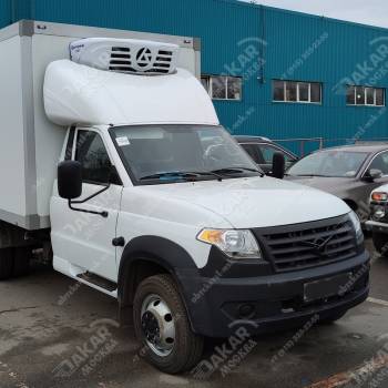 Спойлер на УАЗ с вырезом для ХОУ