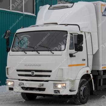 Спойлер на КамАЗ с вырезом под рефрижератор Спойлер на КамАЗ с вырезом под рефрижератор